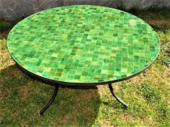 "Éveillez vos sens avec notre Table en Zellige Vert, un véritable trésor décoratif"